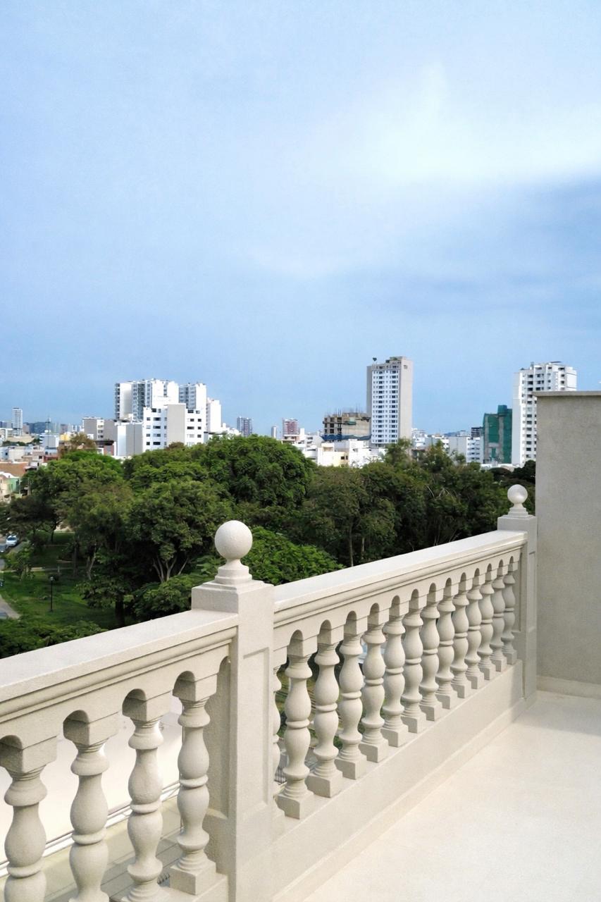 Vista al parque desde los departamentos de Pizarro 320 en Pueblo Libre